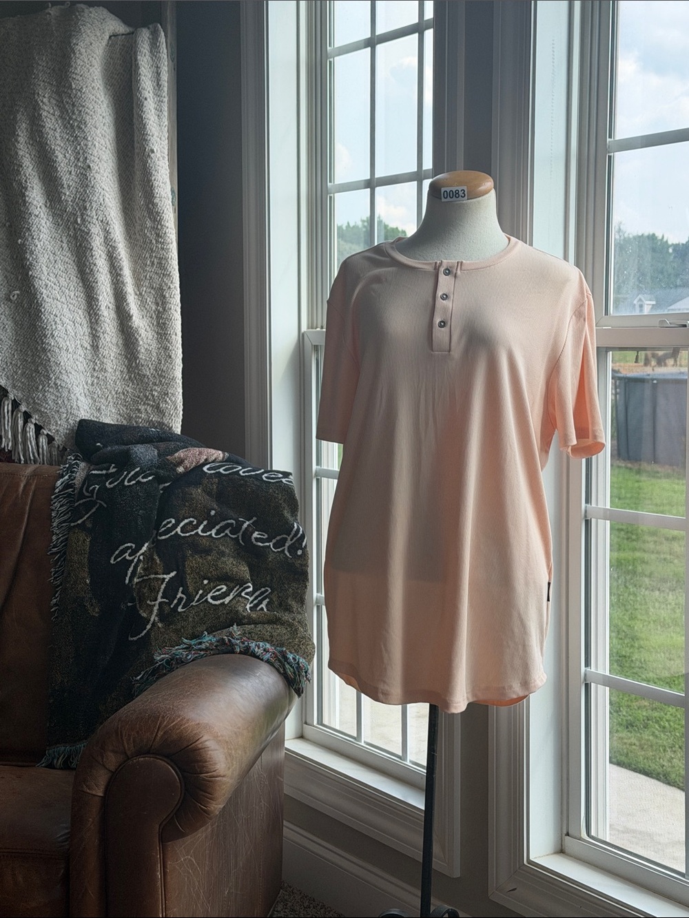 Men's Short-Sleeve ribbed Scoop Hem Henley Tee in Light Peach